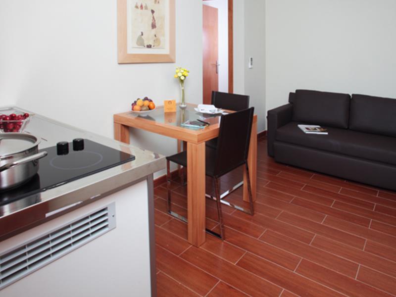 Apartamentos Turisticos Madanis L'Hospitalet de Llobregat Phòng bức ảnh