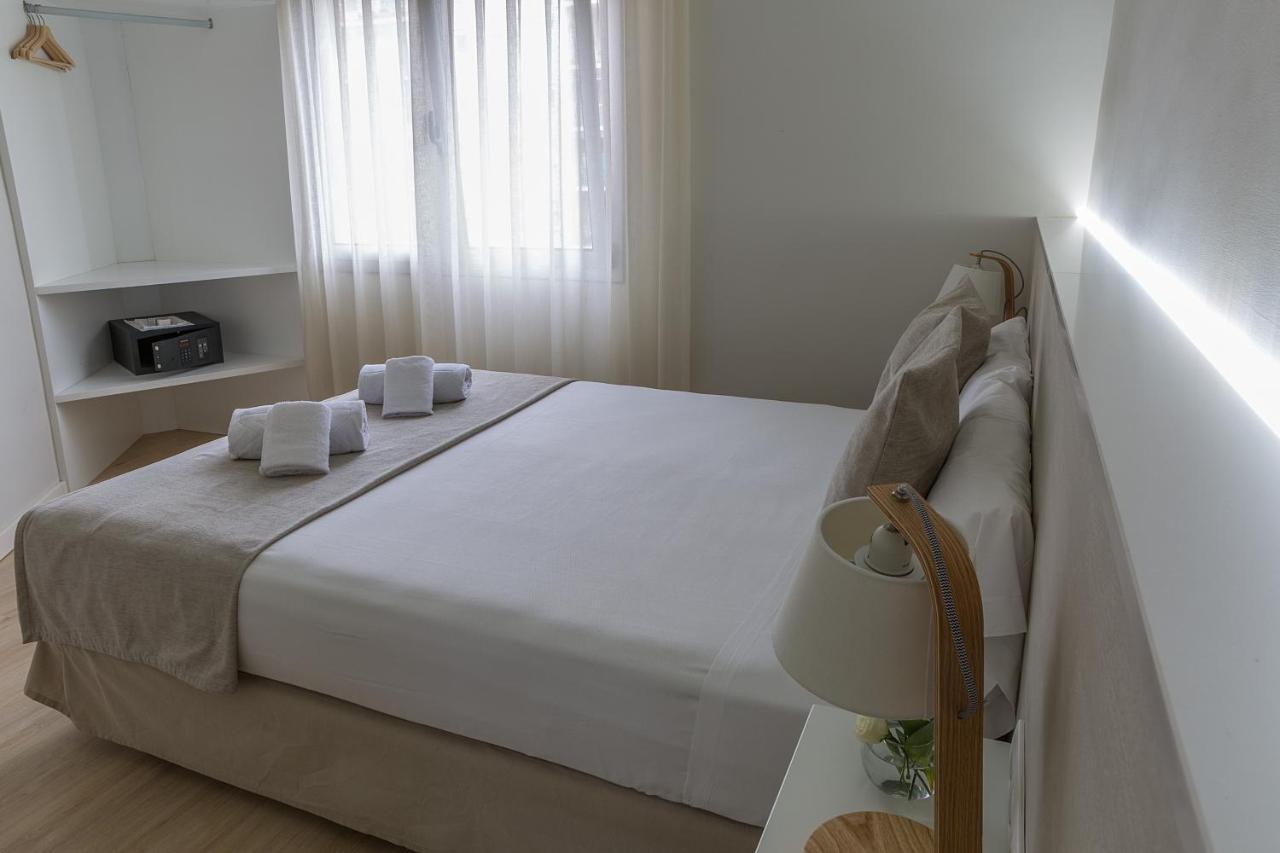 Apartamentos Turisticos Madanis L'Hospitalet de Llobregat Ngoại thất bức ảnh